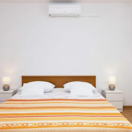 With Parking Space Stupin Celine, - 23812 Apartment Rogoznica (Sibenik-Knin)