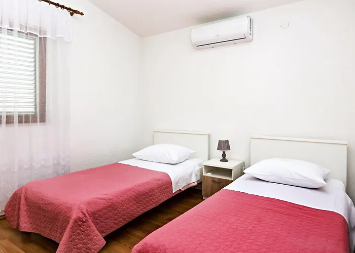 With Parking Space Stupin Celine, - 23812 Rogoznica (Sibenik-Knin)